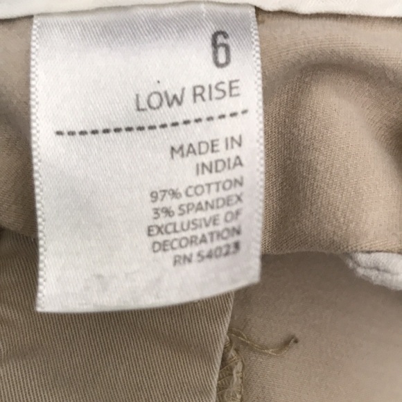 ❤️3X20 OLD NAVY Women's Low Rise Cream Chino Shorts | 6 - Picture 10 of 12